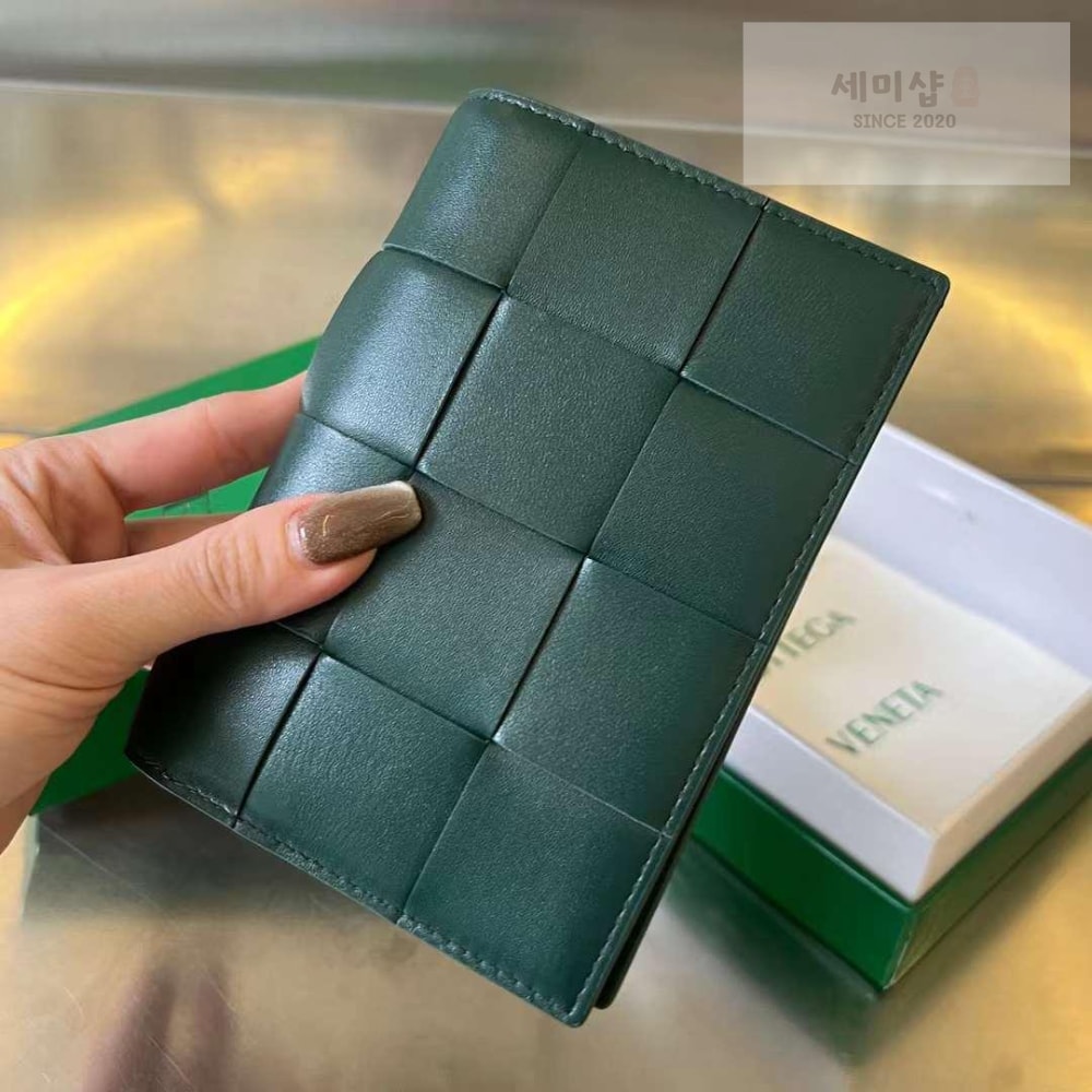 Bottega Veneta Bottega Veneta Cassette Passport Case 지갑 2번 이미지