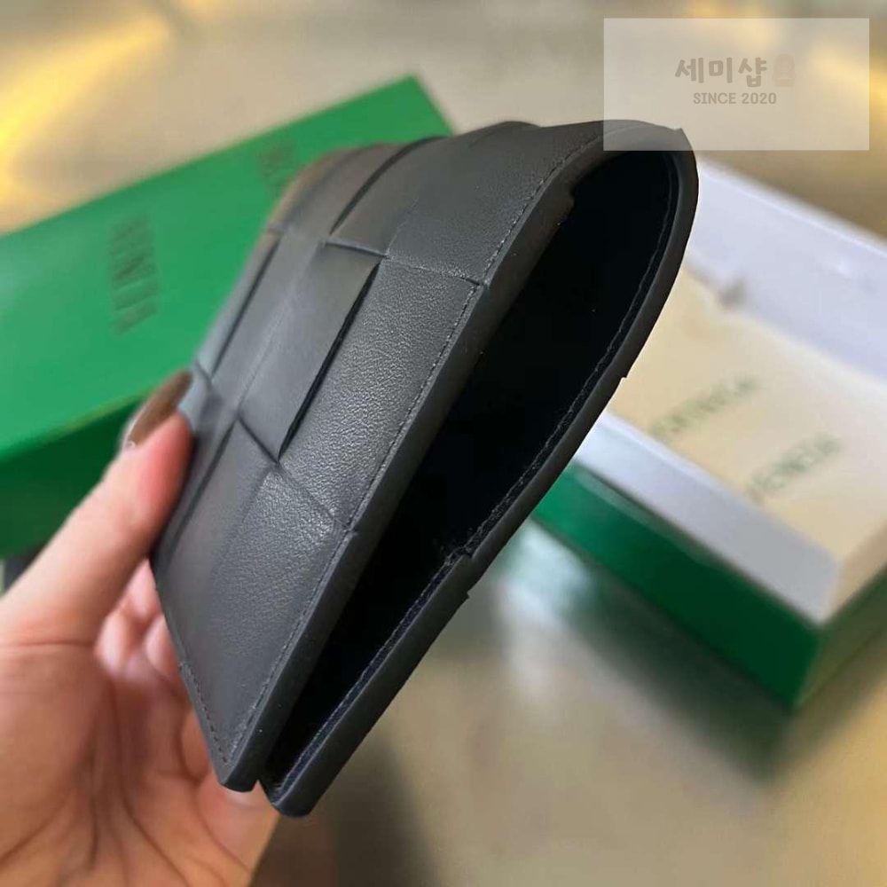 Bottega Veneta Bottega Veneta Cassette Passport Case 지갑 9번 이미지