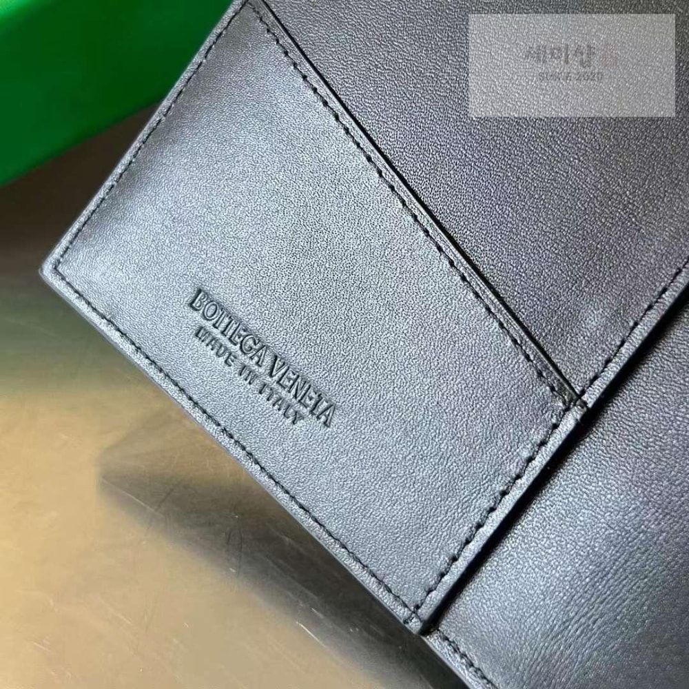 Bottega Veneta Bottega Veneta Cassette Passport Case 지갑 12번 이미지