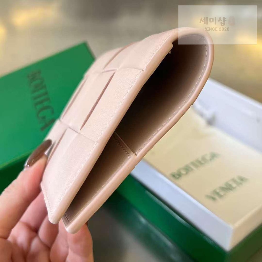 Bottega Veneta Bottega Veneta Cassette Passport Case 지갑 15번 이미지