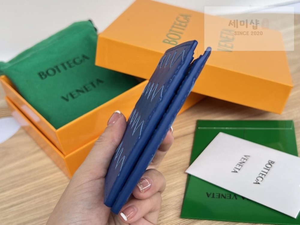 Bottega Veneta Bottega Veneta Intrecciato Bi Fold Wallet 레플리카 23번 이미지 - 지갑 | 세미샵 레플리카 사이트