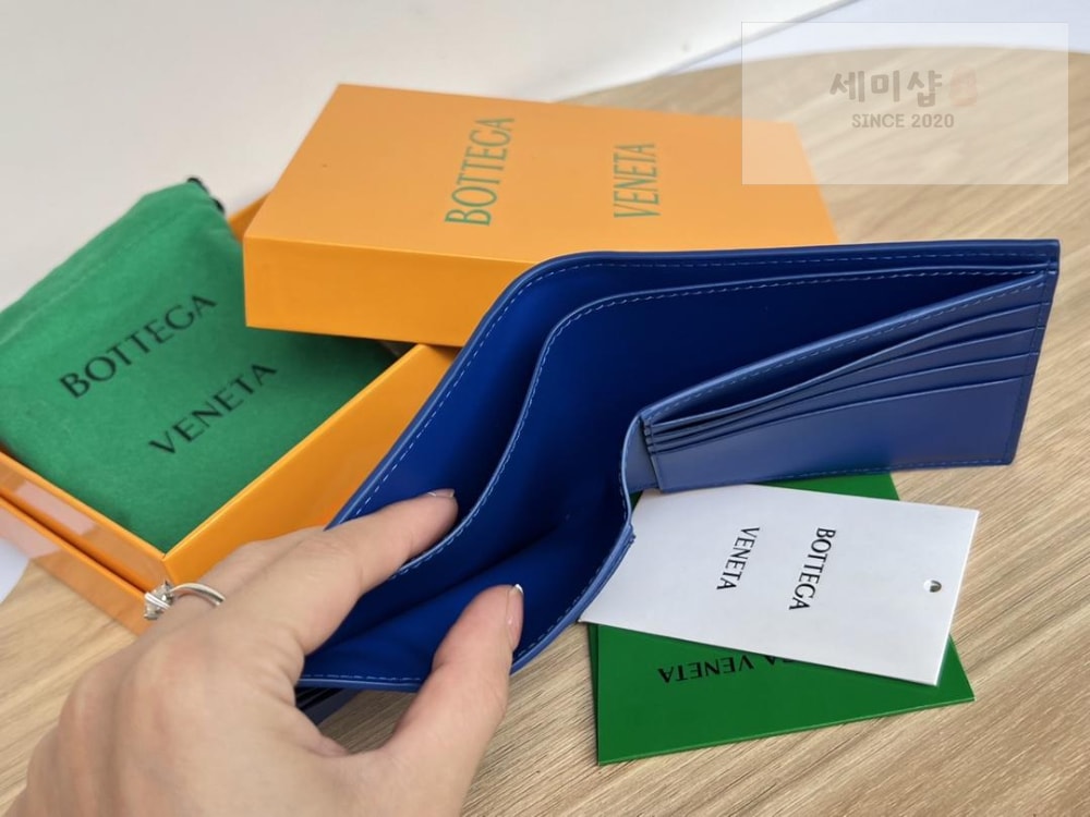 Bottega Veneta Bottega Veneta Intrecciato Bi Fold Wallet 레플리카 25번 이미지 - 지갑 | 세미샵 레플리카 사이트