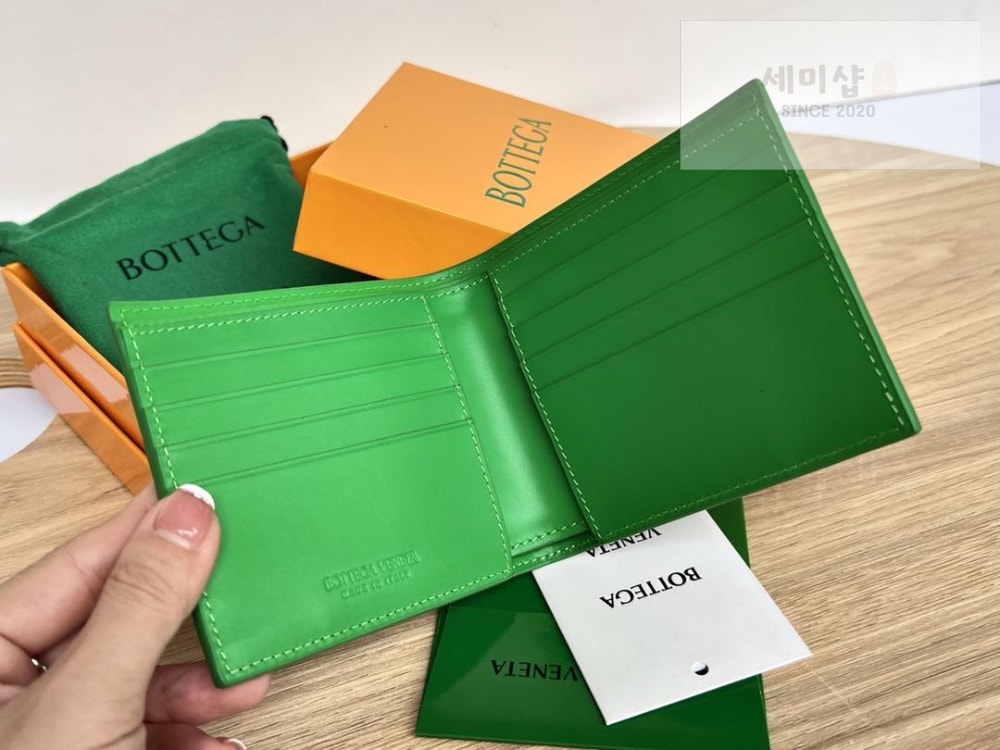 Bottega Veneta Bottega Veneta Intrecciato Bi Fold Wallet 레플리카 29번 이미지 - 지갑 | 세미샵 레플리카 사이트