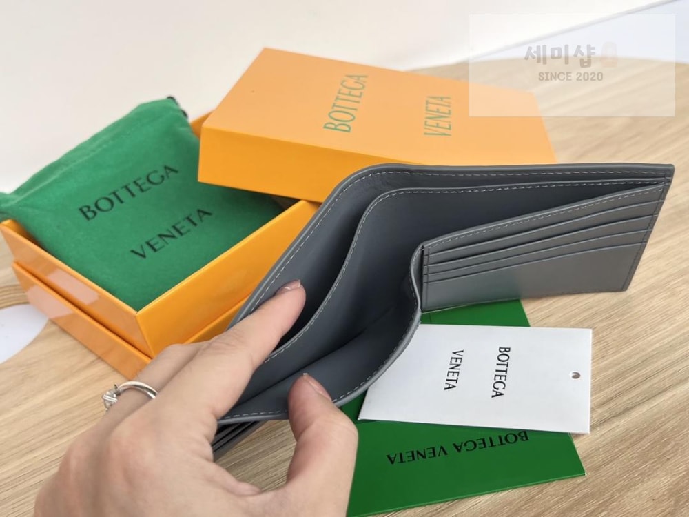 Bottega Veneta Bottega Veneta Intrecciato Bi Fold Wallet 레플리카 32번 이미지 - 지갑 | 세미샵 레플리카 사이트