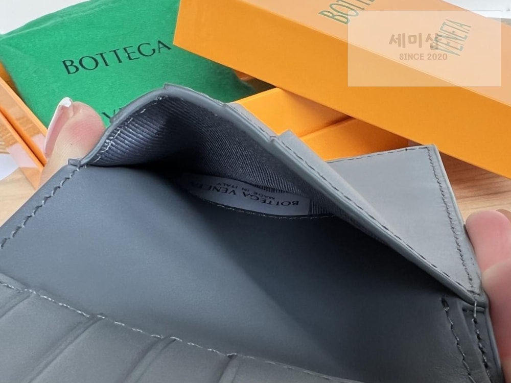 Bottega Veneta Bottega Veneta Intrecciato Bi Fold Wallet 레플리카 33번 이미지 - 지갑 | 세미샵 레플리카 사이트