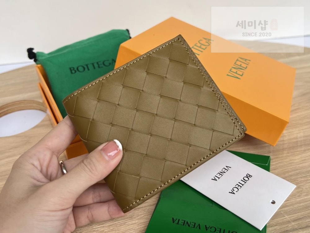 Bottega Veneta Bottega Veneta Intrecciato Bi Fold Wallet 레플리카 34번 이미지 - 지갑 | 세미샵 레플리카 사이트