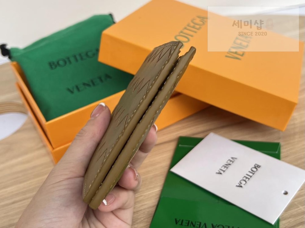 Bottega Veneta Bottega Veneta Intrecciato Bi Fold Wallet 레플리카 35번 이미지 - 지갑 | 세미샵 레플리카 사이트