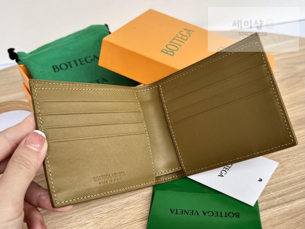Bottega Veneta Bottega Veneta Intrecciato Bi Fold Wallet 레플리카 7번 이미지 - 지갑 | 세미샵 레플리카 사이트