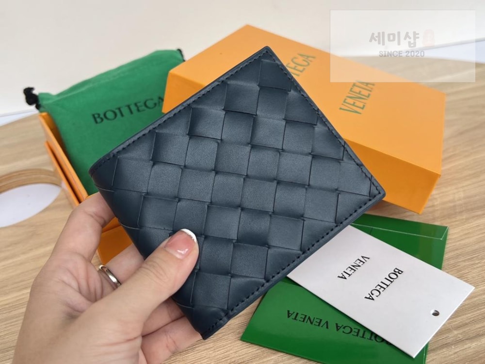 Bottega Veneta Bottega Veneta Intrecciato Bi Fold Wallet 레플리카 37번 이미지 - 지갑 | 세미샵 레플리카 사이트