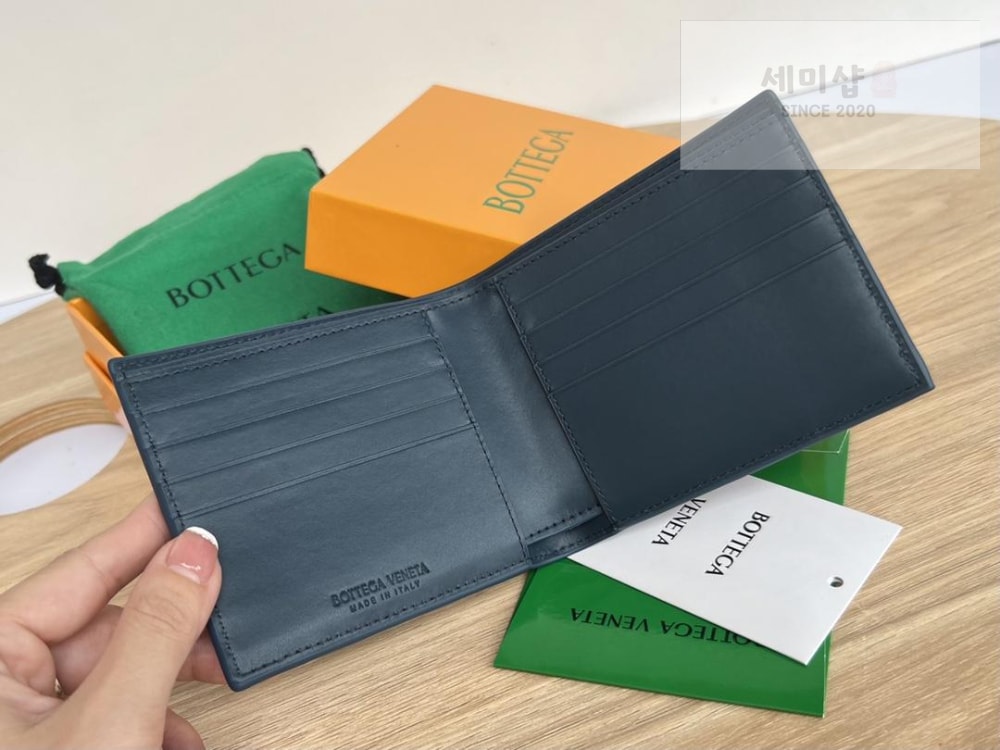 Bottega Veneta Bottega Veneta Intrecciato Bi Fold Wallet 레플리카 39번 이미지 - 지갑 | 세미샵 레플리카 사이트