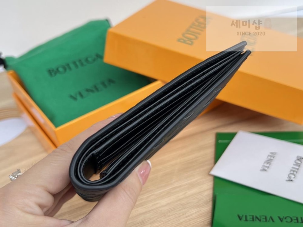 Bottega Veneta Bottega Veneta Intrecciato Bi Fold Wallet 레플리카 42번 이미지 - 지갑 | 세미샵 레플리카 사이트