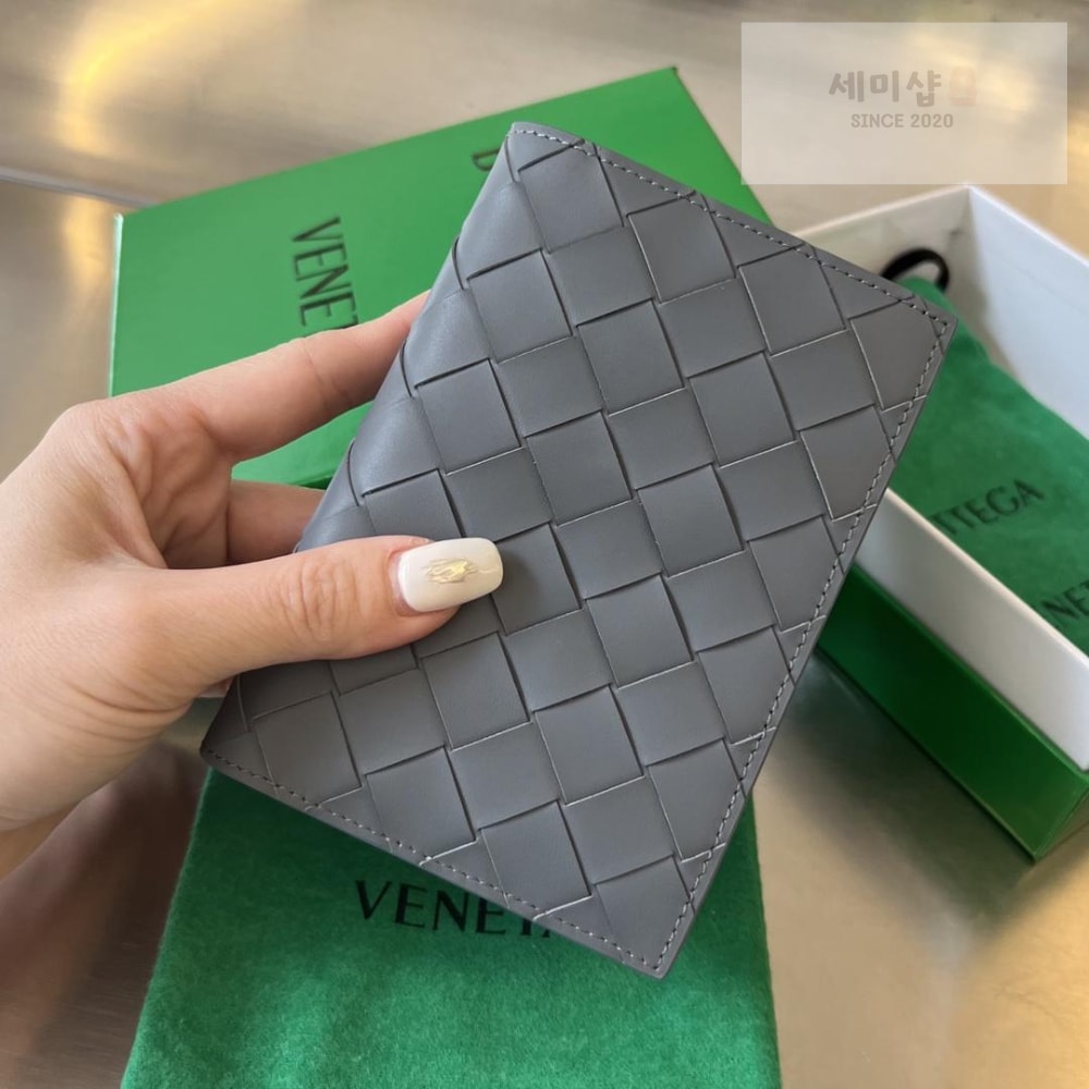 Bottega Veneta Bottega Veneta Intrecciato PassPort Case 지갑 9번 이미지