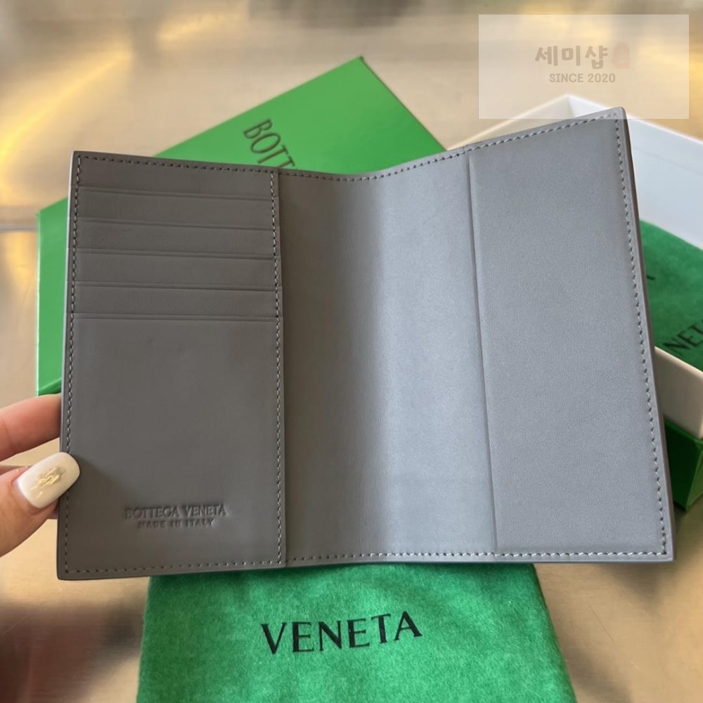 Bottega Veneta Bottega Veneta Intrecciato PassPort Case 지갑 12번 이미지