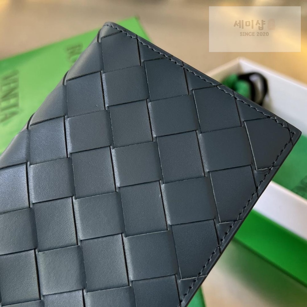 Bottega Veneta Bottega Veneta Intrecciato PassPort Case 지갑 3번 이미지