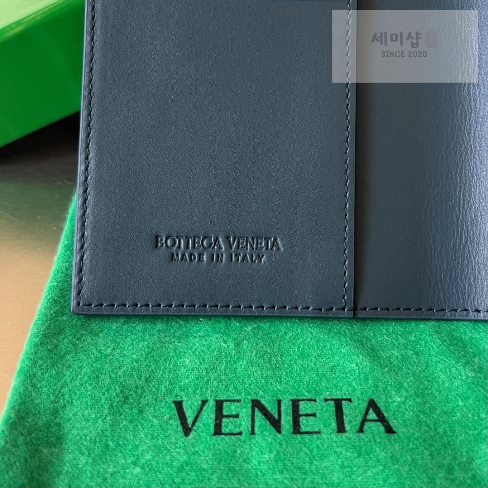 Bottega Veneta Bottega Veneta Intrecciato PassPort Case 지갑 16번 이미지
