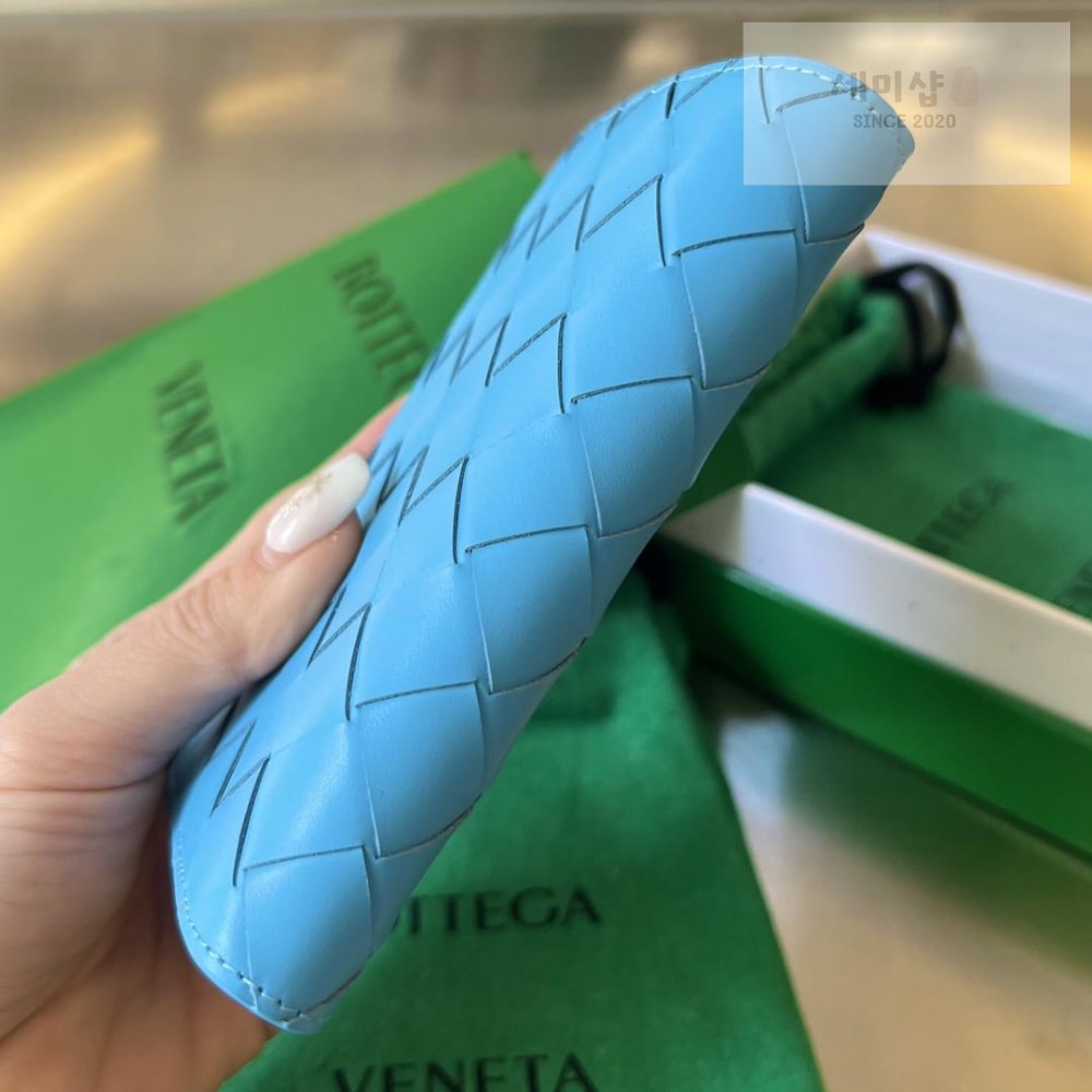 Bottega Veneta Bottega Veneta Intrecciato PassPort Case 지갑 22번 이미지