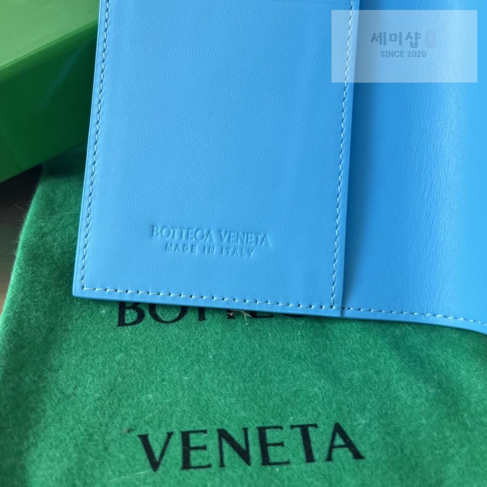 Bottega Veneta Bottega Veneta Intrecciato PassPort Case 지갑 24번 이미지