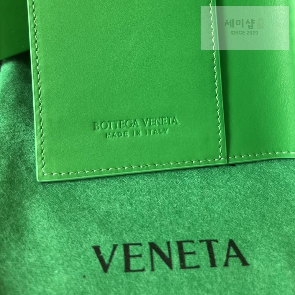 Bottega Veneta Bottega Veneta Intrecciato PassPort Case 지갑 30번 이미지