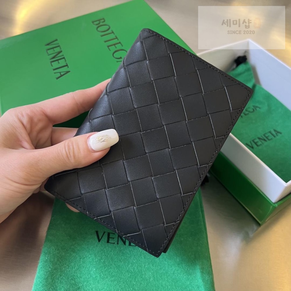 Bottega Veneta Bottega Veneta Intrecciato PassPort Case 지갑 32번 이미지
