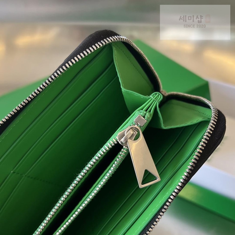 Bottega Veneta Bottega Veneta Intrecciato Vertical Zippy 레플리카 23번 이미지 - 지갑 | 세미샵 레플리카 사이트