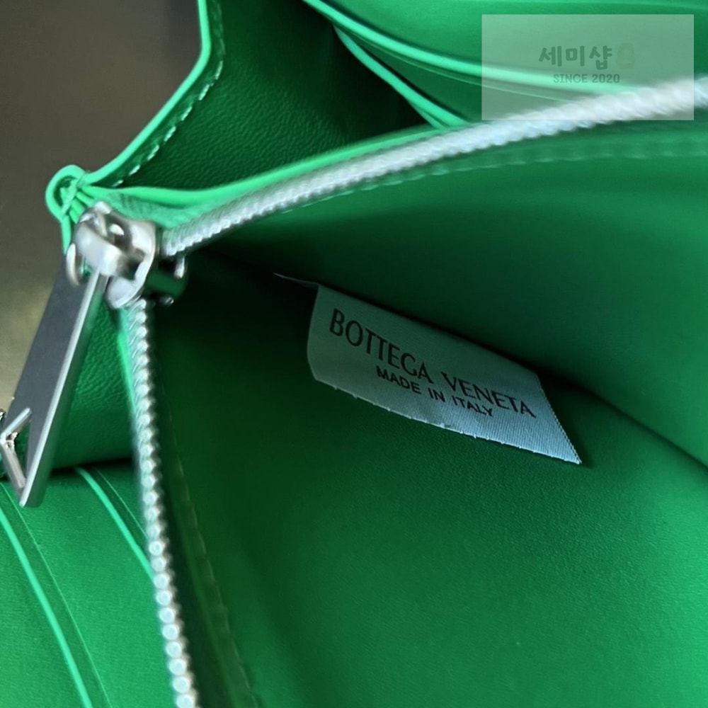 Bottega Veneta Bottega Veneta Intrecciato Vertical Zippy 레플리카 32번 이미지 - 지갑 | 세미샵 레플리카 사이트
