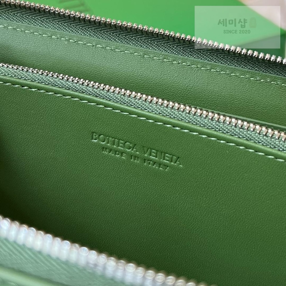 Bottega Veneta Bottega Veneta Intrecciato Vertical Zippy 레플리카 39번 이미지 - 지갑 | 세미샵 레플리카 사이트
