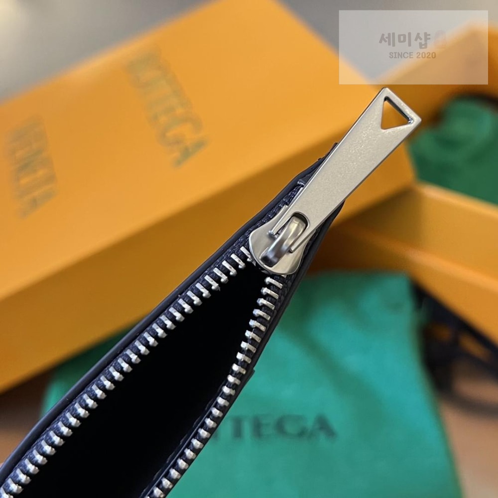 Bottega Veneta Bottega Veneta Zipped Card Case 레플리카 11번 이미지 - 지갑 | 세미샵 레플리카 사이트