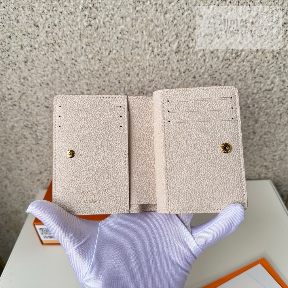 Louis Vuitton Louis Vuitton M22399 지갑 4번 이미지