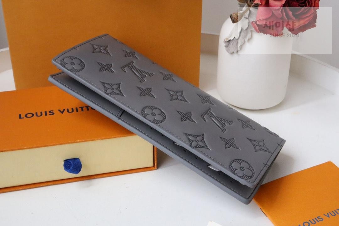 Louis Vuitton Louis Vuitton M81383 지갑 19번 이미지