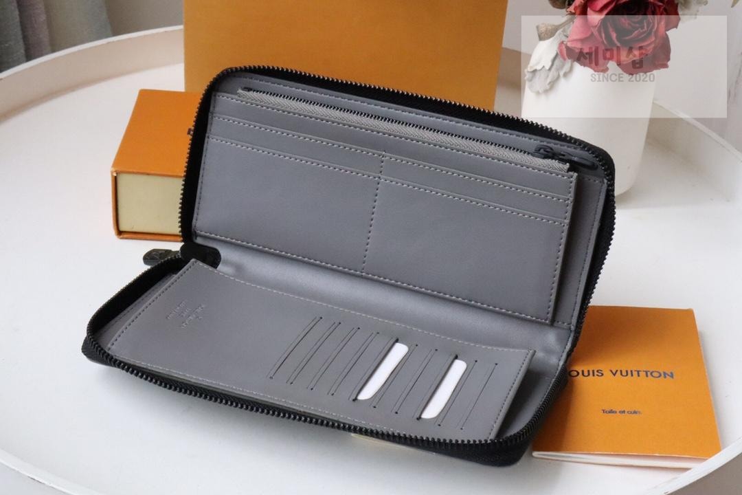 Louis Vuitton Louis Vuitton M81383 지갑 28번 이미지