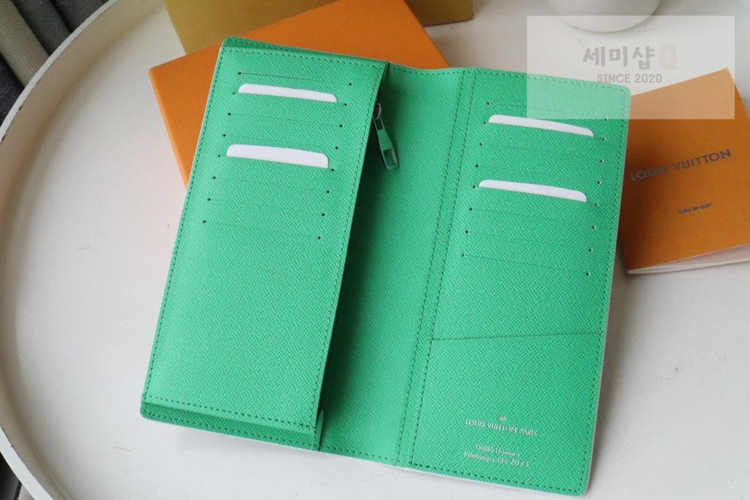 Louis Vuitton Louis Vuitton M82011 지갑 16번 이미지