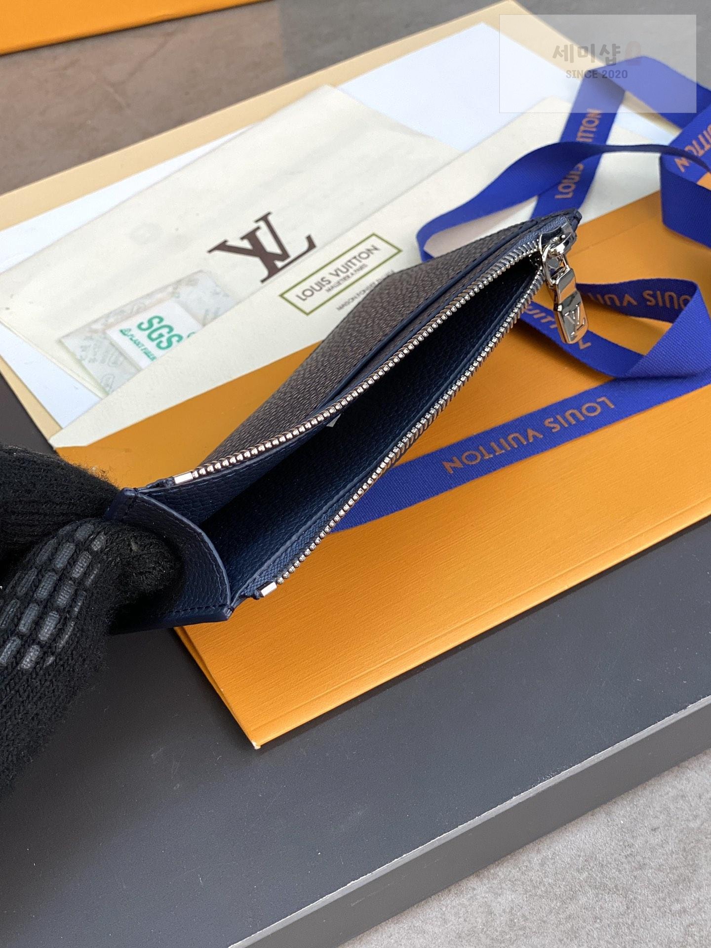 Louis Vuitton Louis Vuitton M82068 지갑 19번 이미지