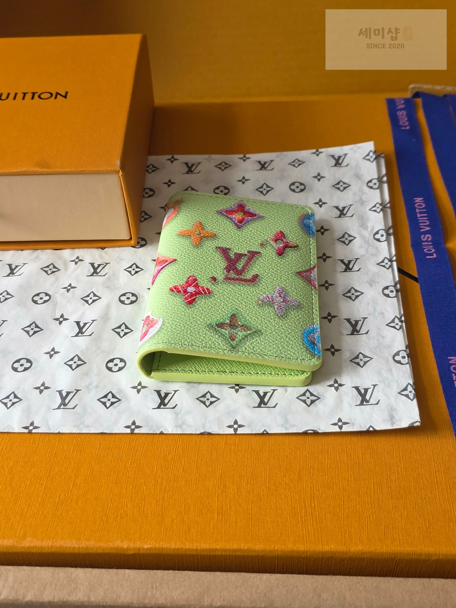 Louis Vuitton 루이비통 포켓 오거나이저 모노그램 크래커 피스타치오 모노그램 피스타치오 지갑 3번 이미지