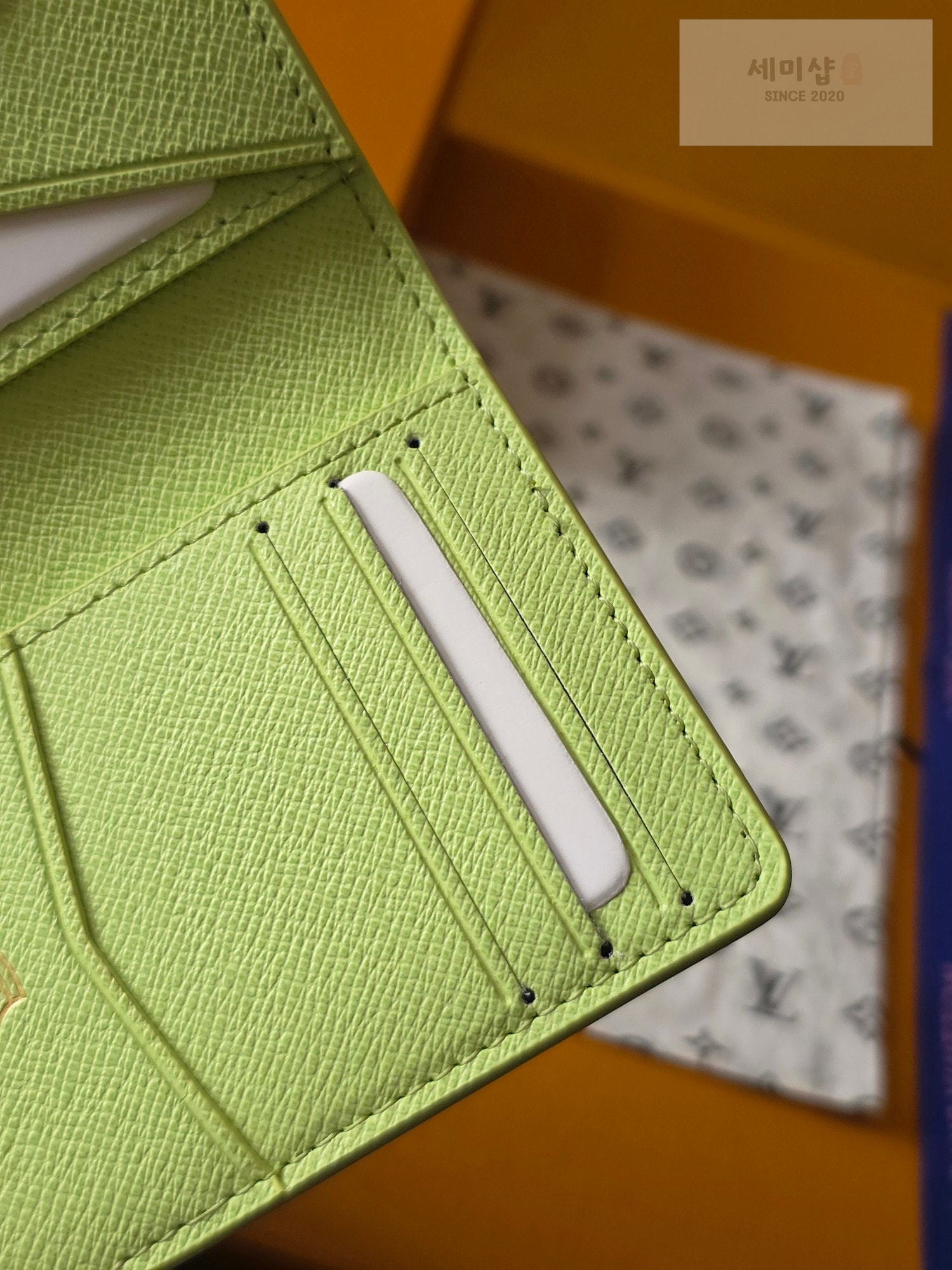 Louis Vuitton 루이비통 포켓 오거나이저 모노그램 크래커 피스타치오 모노그램 피스타치오 지갑 6번 이미지