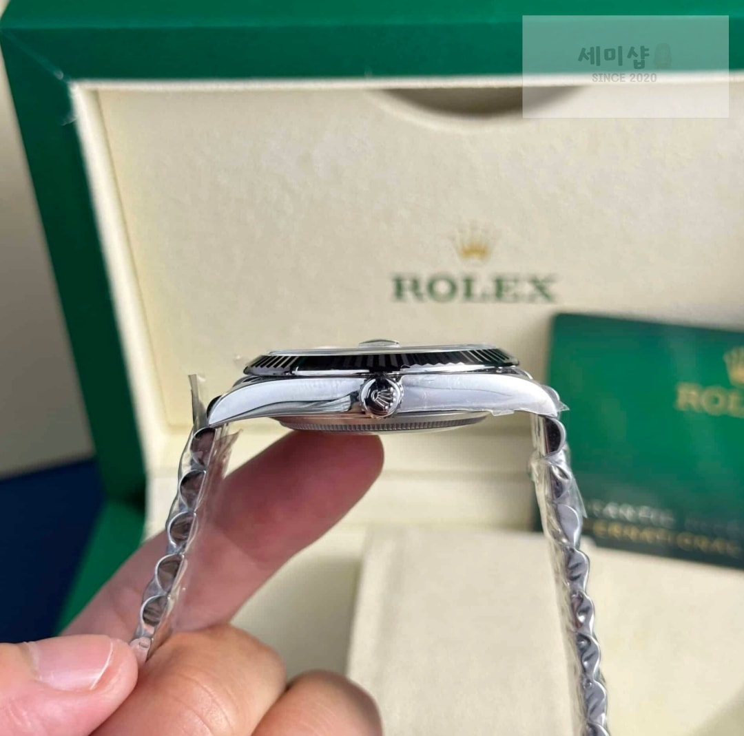 롤렉스 Rolex Datejust 126334 Blue Diamond Dial 41mm 시계 2번 이미지