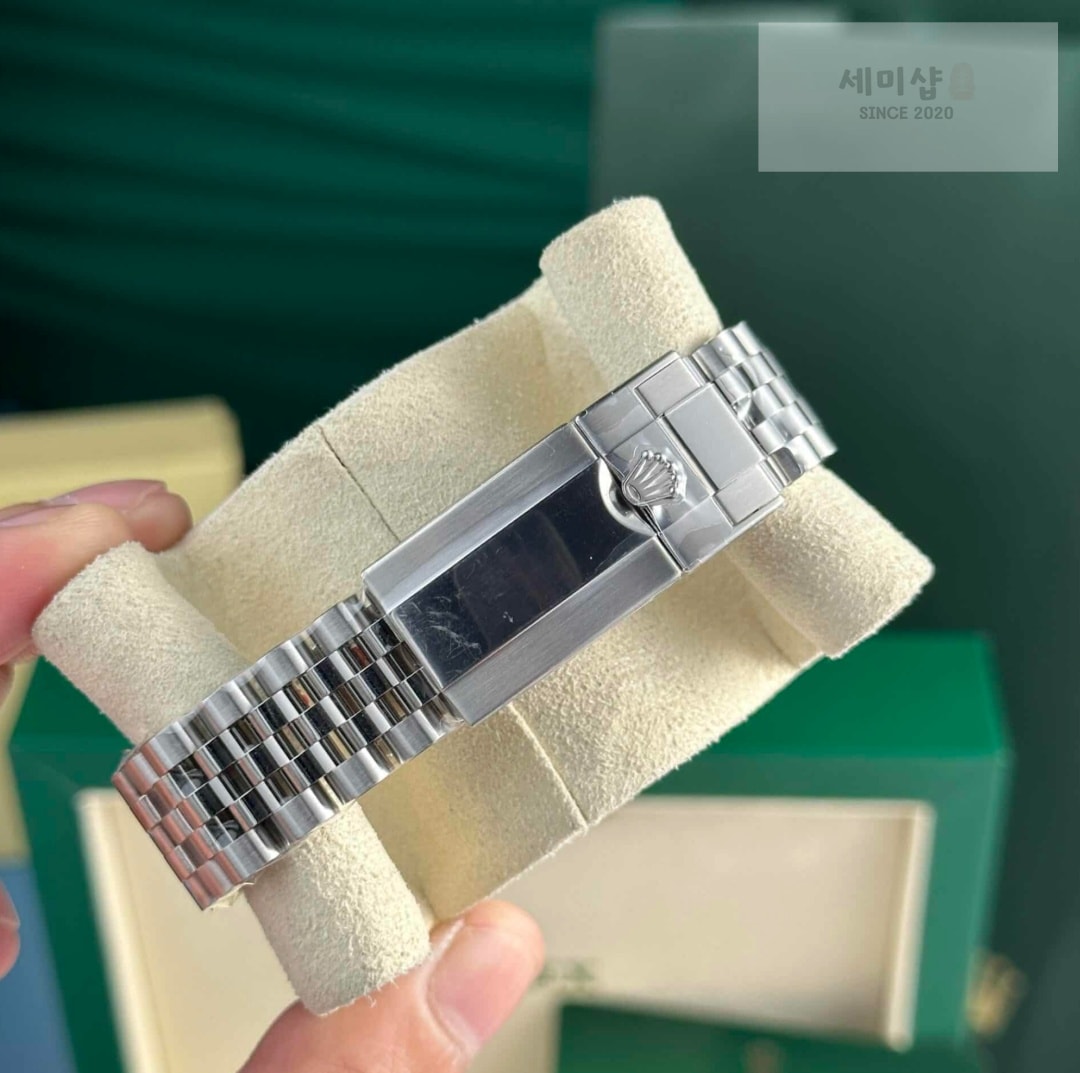 롤렉스 Rolex GMT-Master II 40 mm Black Dial 126718GRNR 시계 10번 이미지