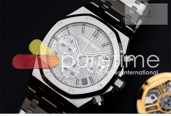 Audemars Piguet APS공장 오데마피게 로얄오크 크로노그래프 스틸 화이트다이얼 브레이슬릿 Royal Oak Chrono 26240 SS APSF 1_1 Best Edition Silver Dial on SS Bracelet SA4401 Super Clone 시계 16번 이미지