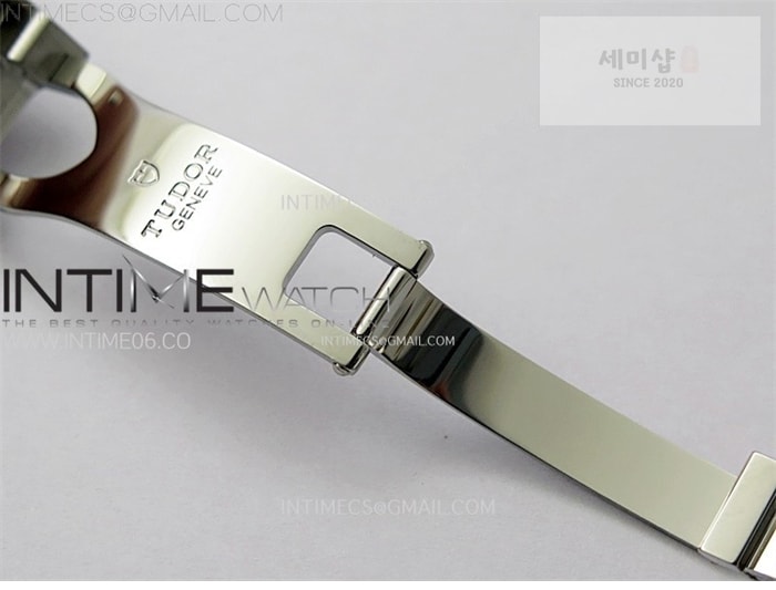 Tudor ZF공장 튜더 블랙베이54 스틸 블랙베젤 블랙다이얼 브레이슬릿 37mm Heritage Black Bay M79000N 37mm SS ZF 1_1 Best Edition Black Dial Black Bezel on SS Bracelet A2824 시계 21번 이미지