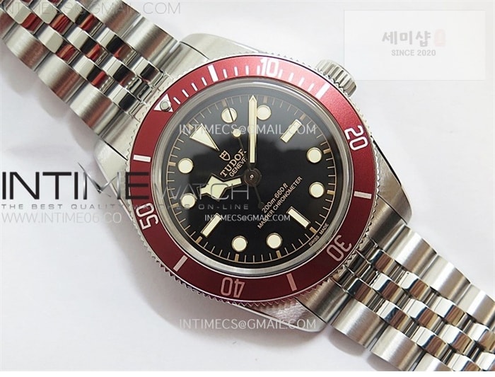 Tudor ZF공장 튜더 헤리티지 블랙베이 41 레드베젤 블랙다이얼 브레이슬릿 Heritage Black Bay M7941A1A0RU-0003 41mm SS ZF 1_1 Best Edition Black Dial Red Bezel on SS Bracelet A2824 시계 5번 이미지
