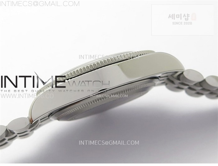Tudor ZF공장 튜더 헤리티지 블랙베이 41 레드베젤 블랙다이얼 브레이슬릿 Heritage Black Bay M7941A1A0RU-0003 41mm SS ZF 1_1 Best Edition Black Dial Red Bezel on SS Bracelet A2824 시계 7번 이미지