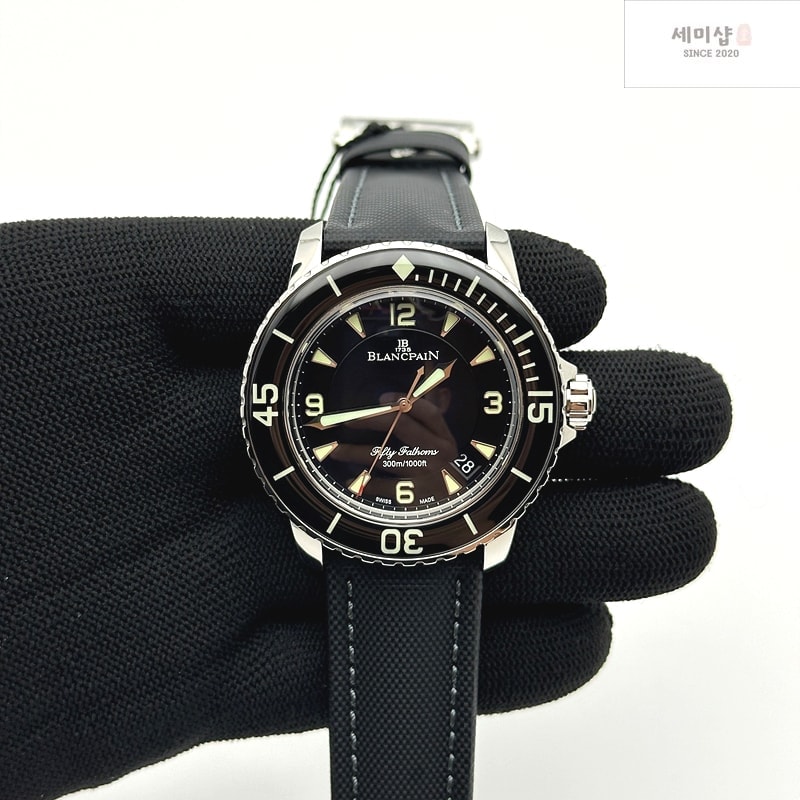 블랑팡 ZF공장 블랑팡 피프티패덤즈 티타늄 블랙다이얼 캔버스스트랩 FIFTY FATHOMS TITANIUM BLACK DIAL ON SAIL-CANVAS STRAP A1315 (FREE EXTRA STRAP) 시계 3번 이미지