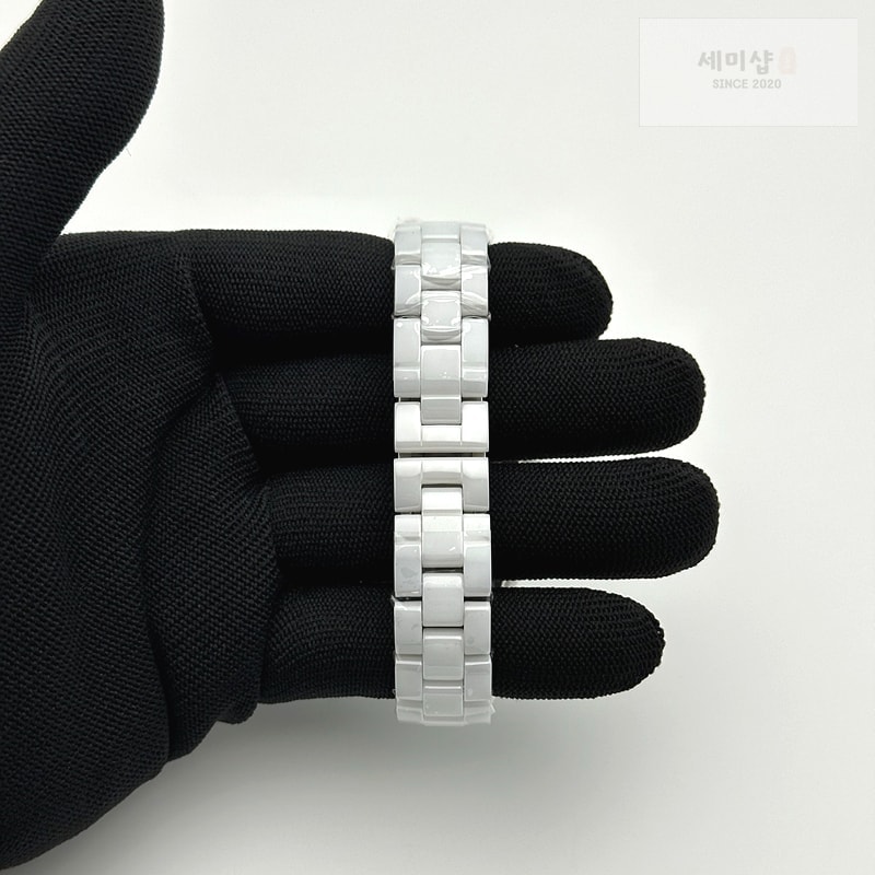 C H A N E L HT공장 샤넬 J12 화이트세라믹 33mm 여성용 세라믹브레이슬릿 솔리드백 J12 Ladies 33mm CER/CER Wht/Num EAST Swiss Qtz KOR EAST공장 시계 6번 이미지