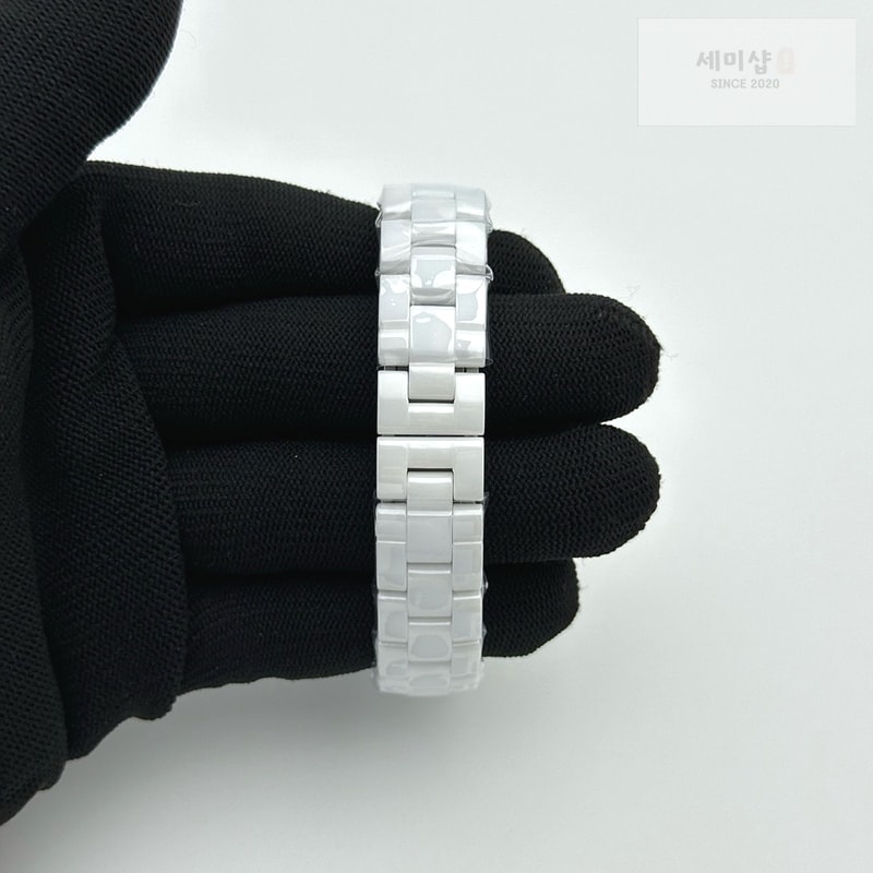 C H A N E L XF공장 샤넬 J12 화이트다이얼 8P다이아몬드인덱스 33mm 여성용 J-12 Ladies 33mm CER/CER Wht/Num/Dia XF Sw Qtz 시계 6번 이미지