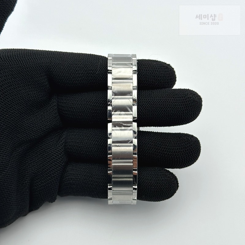 Cartier K11공장 까르띠에 탱크 프랑세즈 레이디즈 20.3 스틸 화이트다이얼 다이아베젤 브레이슬릿 Tank Francaise Ladies 20.3mm SS White Dial Diamonds Bezel on SS Bracelet Ronda Quartz 시계 6번 이미지
