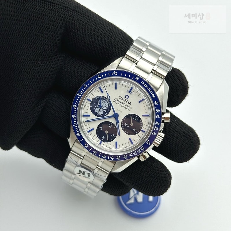 Omega N1공장 오메가 스피드마스터 스누피 스틸 블루앤화이트 페브릭스트랩 Speedmaster Professional "Silver Snoopy Award" 50th Anniversary N1F 1:1 Best Edition A3861 시계 3번 이미지