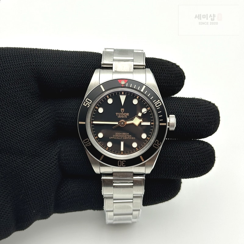 Tudor ZF공장 튜더 블랙베이58 스틸 블랙베젤 블랙다이얼 브레이슬릿 HERITAGE BLACK BAY SHIELD 39MM SS BLACK BEZEL ON SS BRACELET A2824 시계 1번 이미지