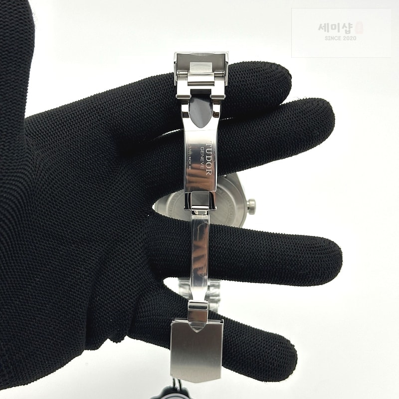 Tudor ZF공장 튜더 블랙베이58 스틸 블랙베젤 블랙다이얼 브레이슬릿 HERITAGE BLACK BAY SHIELD 39MM SS BLACK BEZEL ON SS BRACELET A2824 시계 7번 이미지