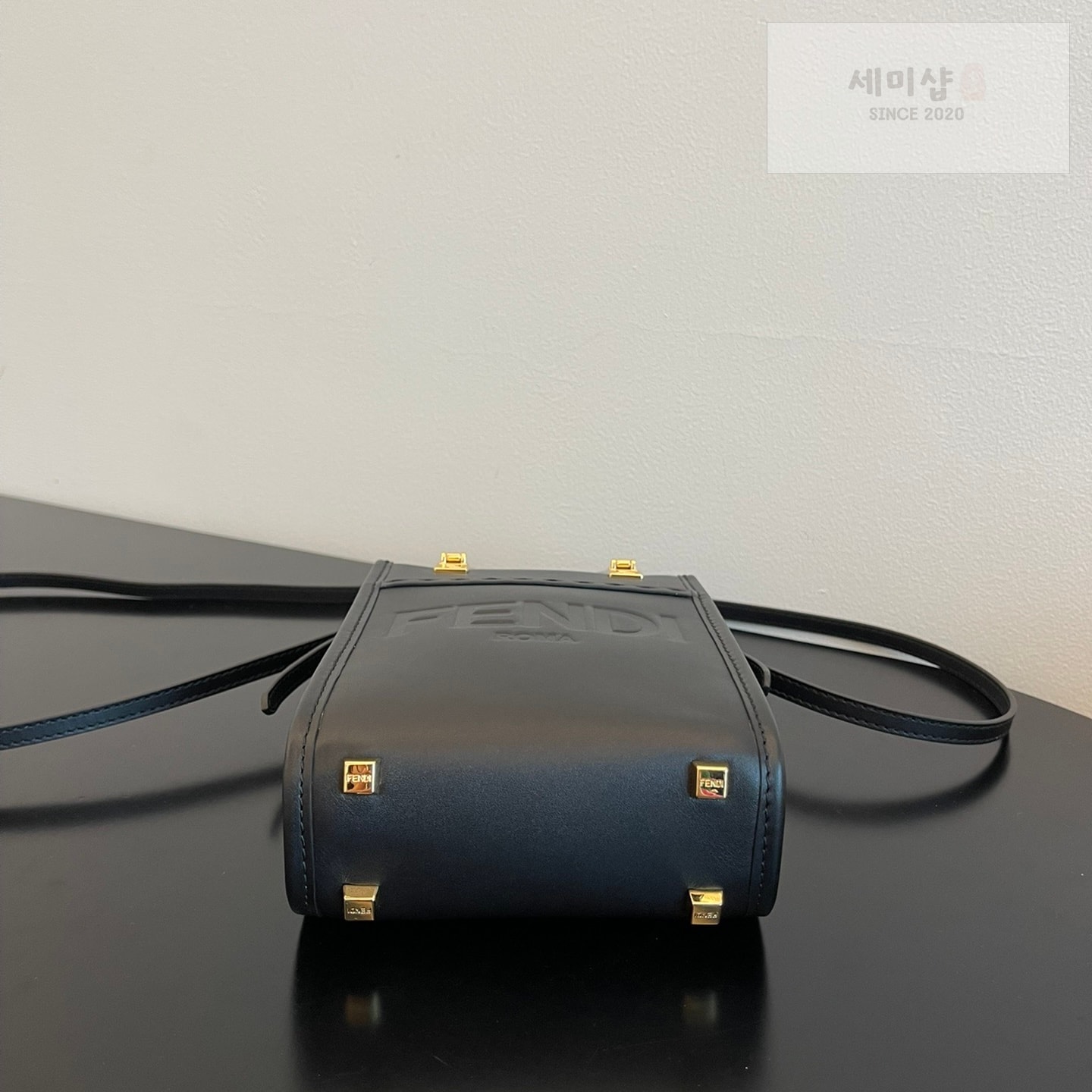 펜디 펜디 미니 션샤인 쇼퍼백 블랙 Bag 4번 이미지