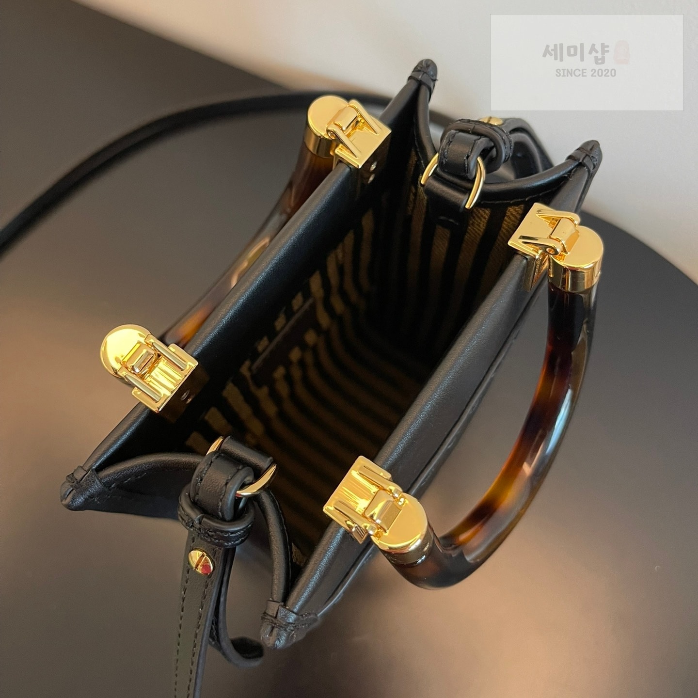 펜디 펜디 미니 션샤인 쇼퍼백 블랙 Bag 7번 이미지