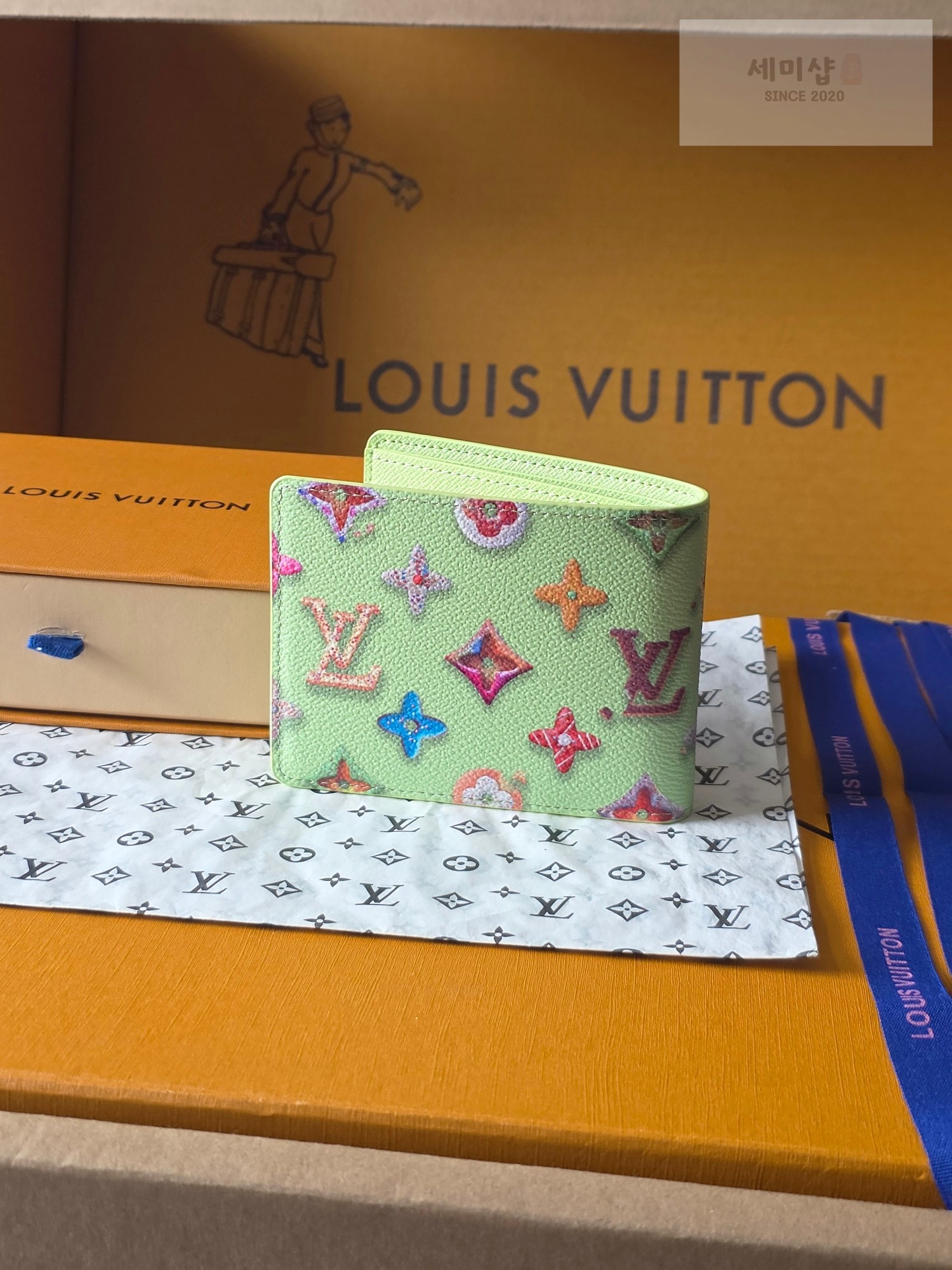 Louis Vuitton 루이비통 슬렌더 월릿 모노그램 크래커 피스타치오 모노그램 피스타치오 지갑 2번 이미지